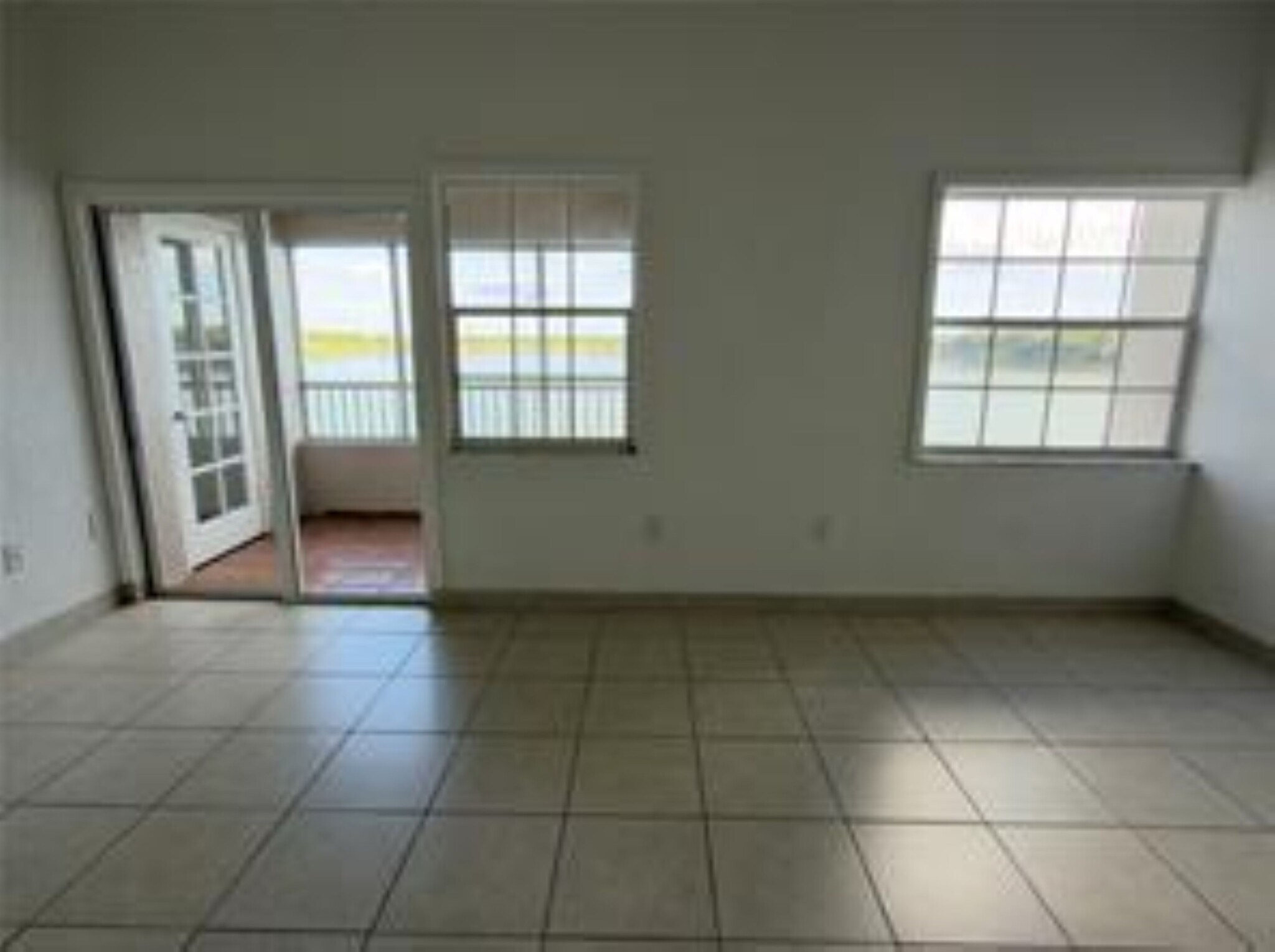 Building Photo - 2803 N Oakland Forest Dr