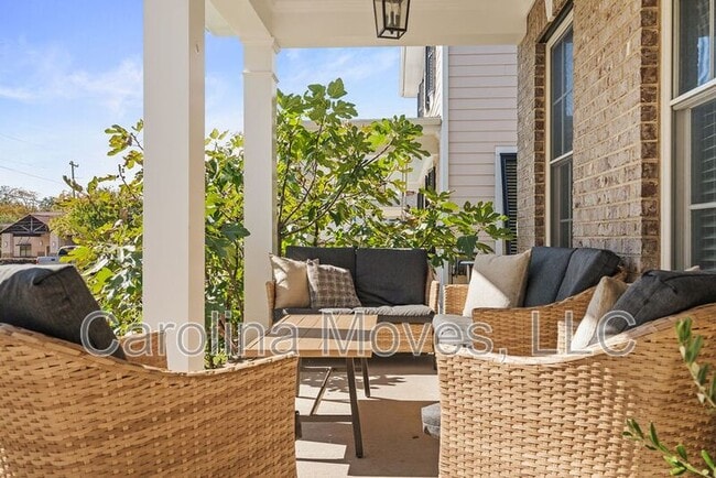 Building Photo - 7 James St