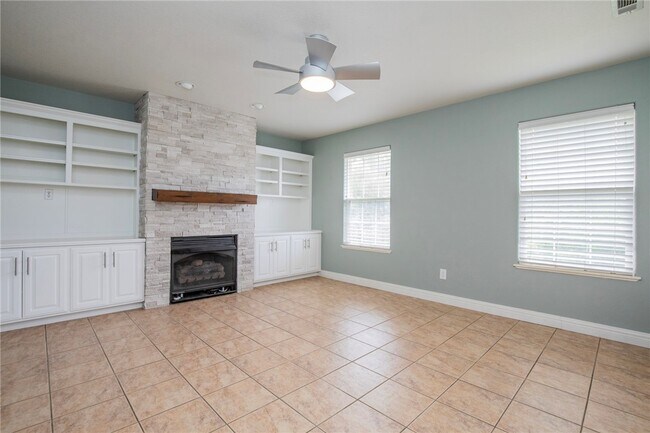 Building Photo - 14198 Rolling Hills Dr