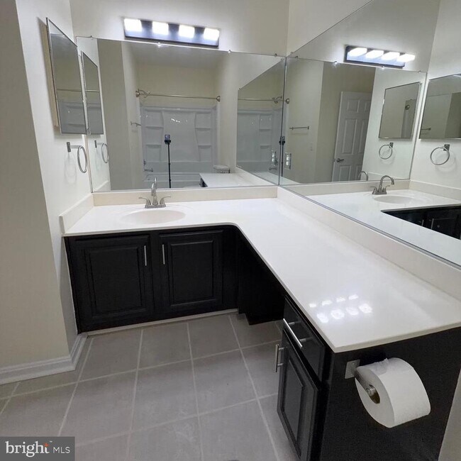 Building Photo - 20453 Chesapeake Square