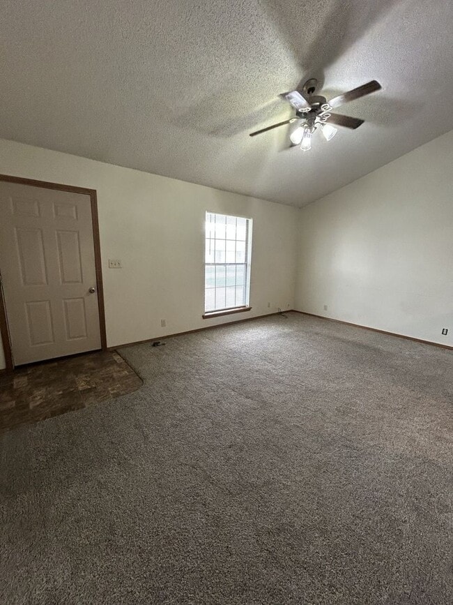 Building Photo - 7097 SE 66th Terrace