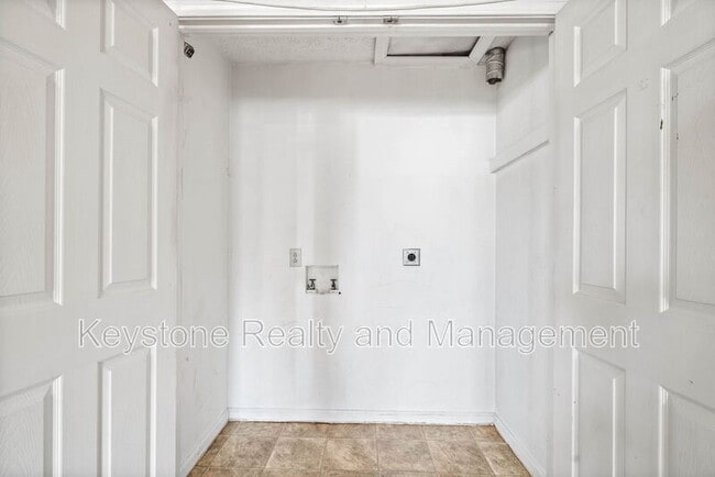 Building Photo - 308 Thompsonville Ln