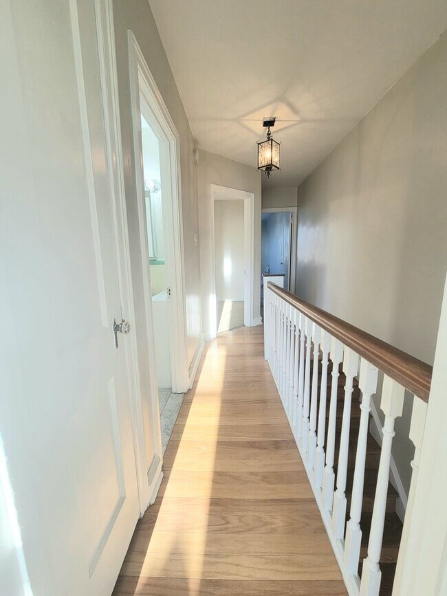 Building Photo - Stunning 4-Bedroom Townhome with Finished ...