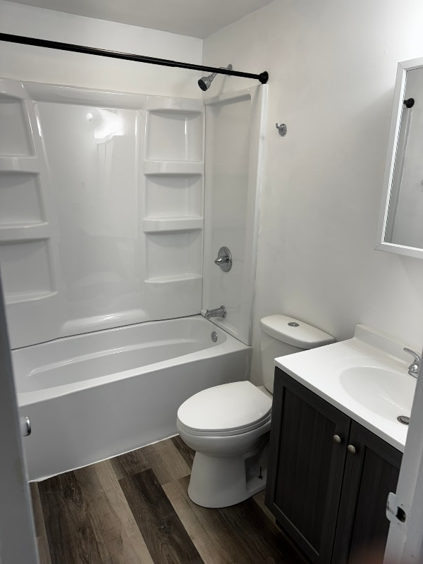 Building Photo - 460 Wells Dr