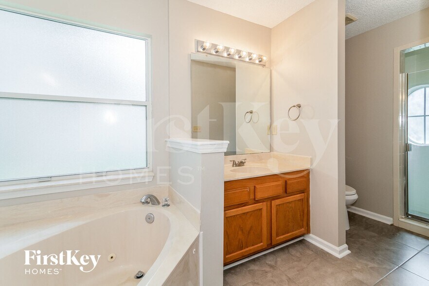 Building Photo - 12305 Woodstone Terrace