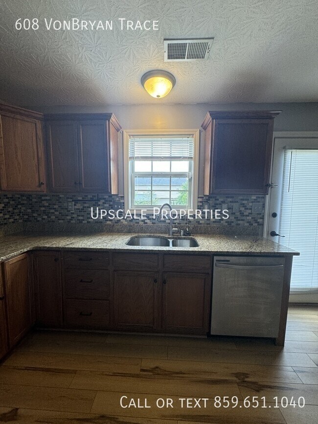 Building Photo - 608 Vonbryan Trace