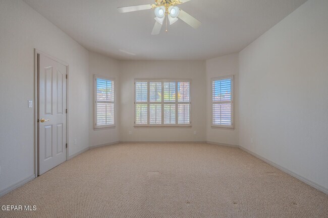 Building Photo - 2066 Paseo Del Prado Dr