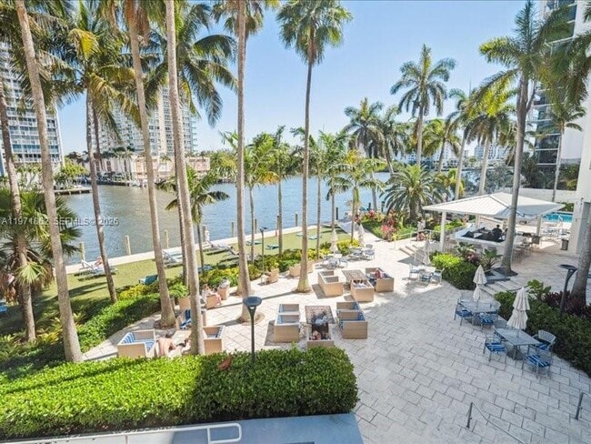 Building Photo - 2670 E Sunrise Blvd