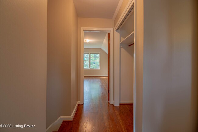 Building Photo - 3311 Dogwood Dr