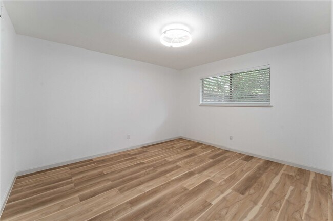 Building Photo - 5722 W Bellfort Ave