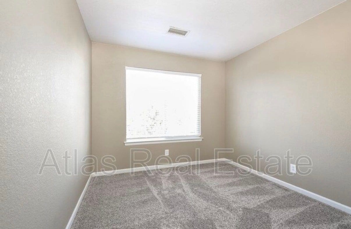 Building Photo - 5728 E 127th Ave