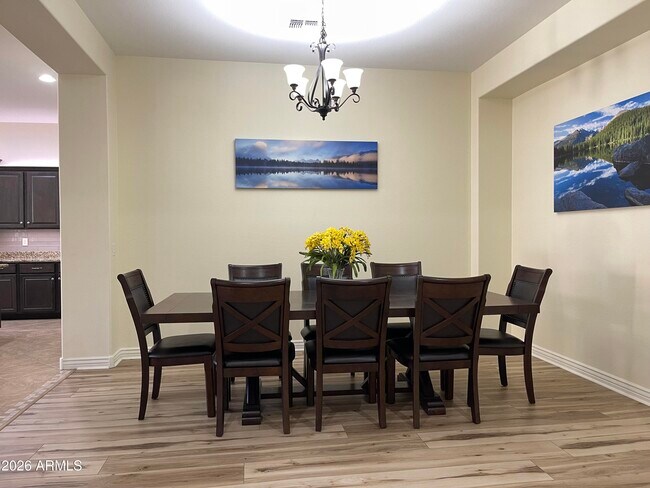 Building Photo - 2208 E Indian Wells Dr