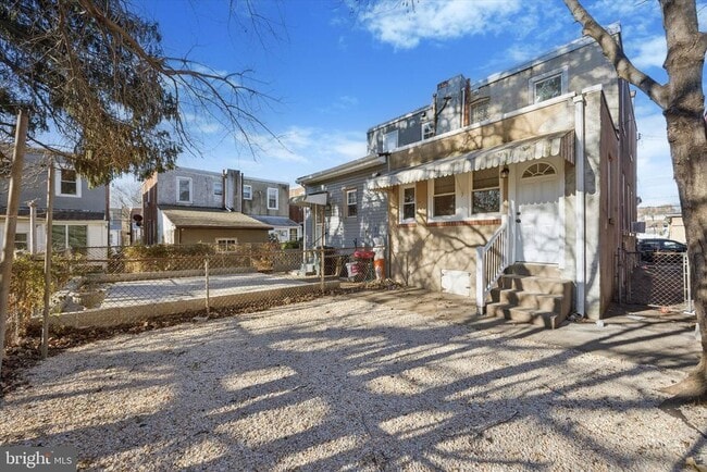 Building Photo - 23 Woodbine St