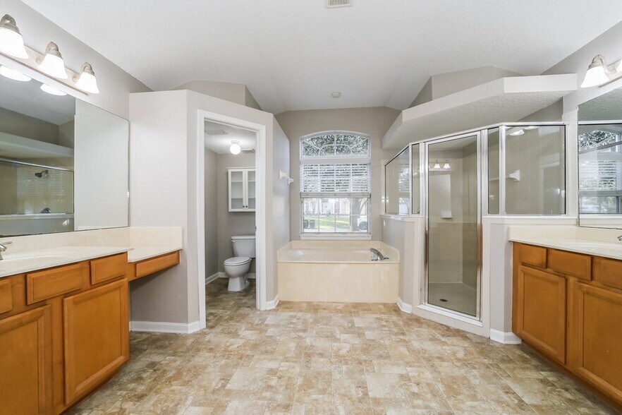 Building Photo - 100 Corral Cir