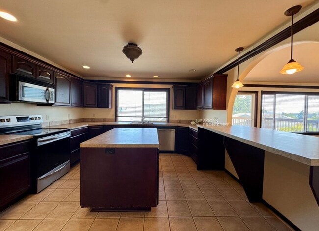 Building Photo - 1331 SW Harbor Vista Cir