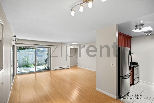 Building Photo - 500 W Middlefield Rd