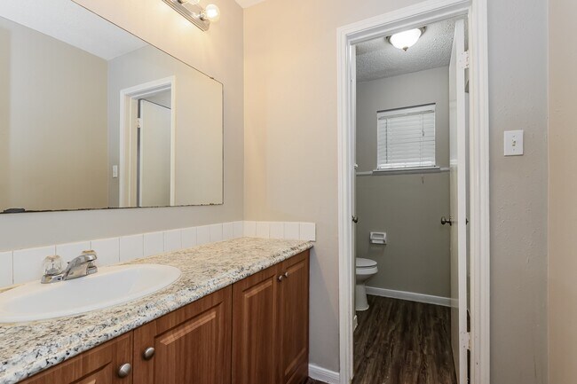 Building Photo - 26218 Maplewood Dr