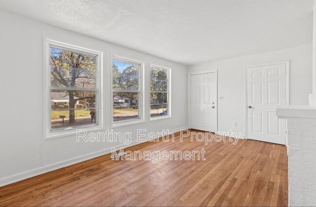 Building Photo - 628 Annie Laura Dr