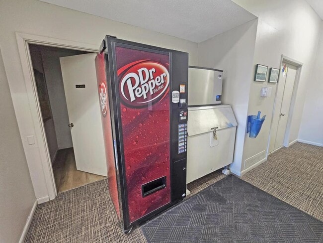 Building Photo - 3201 Emerson St