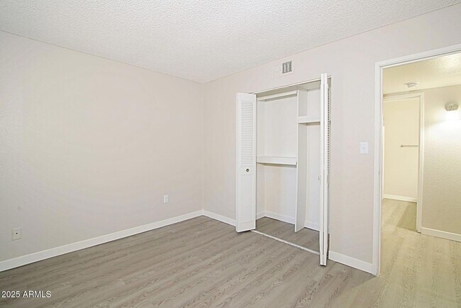 Building Photo - 15620 N 25th Ave