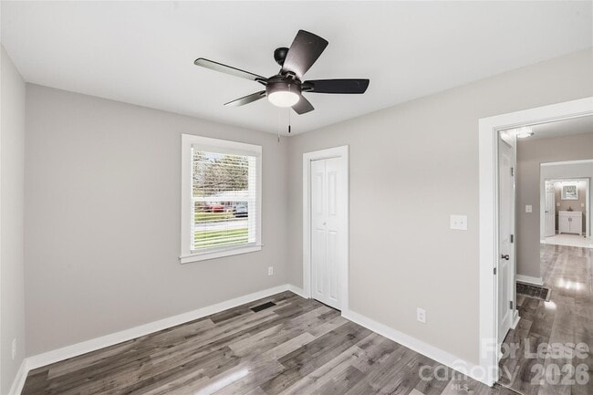 Building Photo - 2301 Shamrock Dr