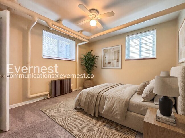 Building Photo - 1 Bed, 1 Bath Condo with Modern Amenities / Available Soon!
