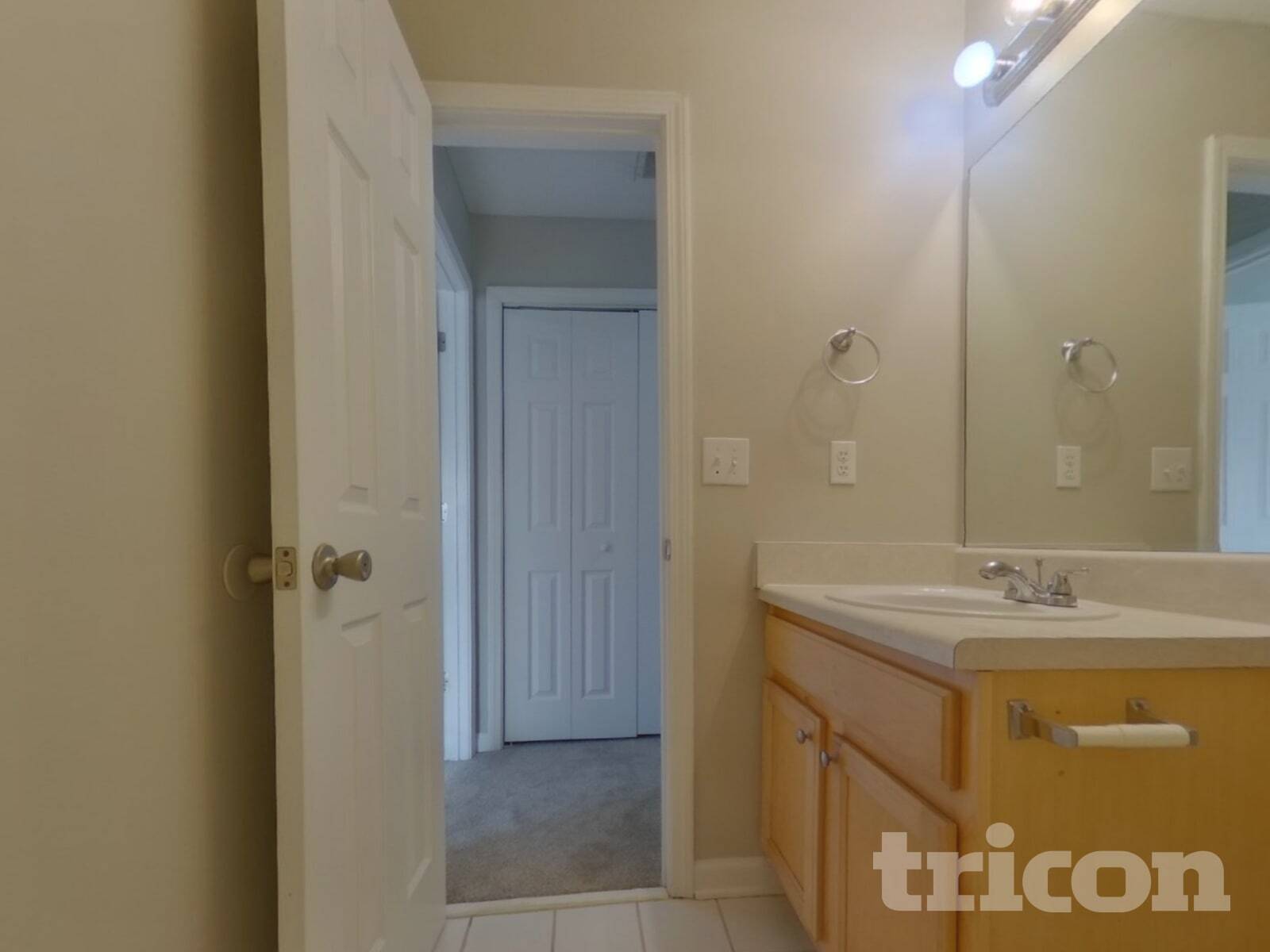 Building Photo - 2054 Laird Rd