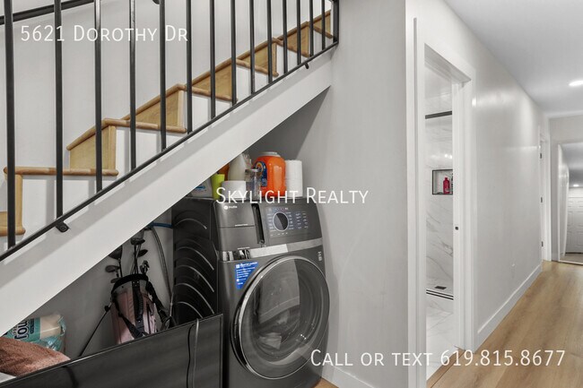 Building Photo - 5621 Dorothy Dr