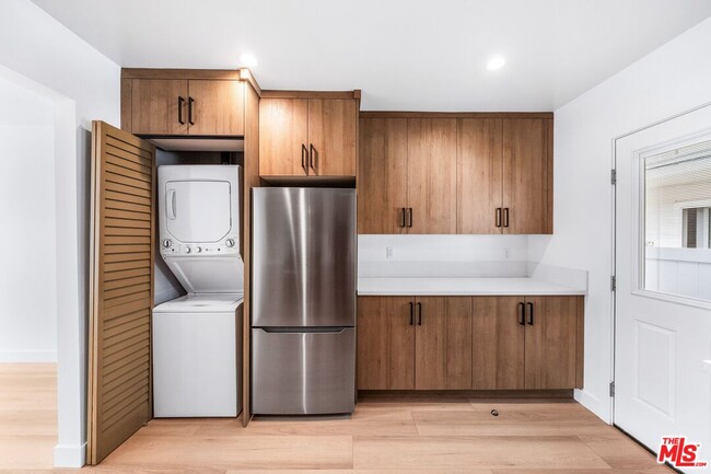 Building Photo - 1258 Mariposa St