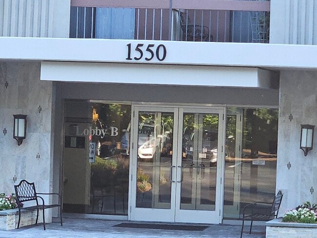 Building Photo - 1550 Worcester Rd