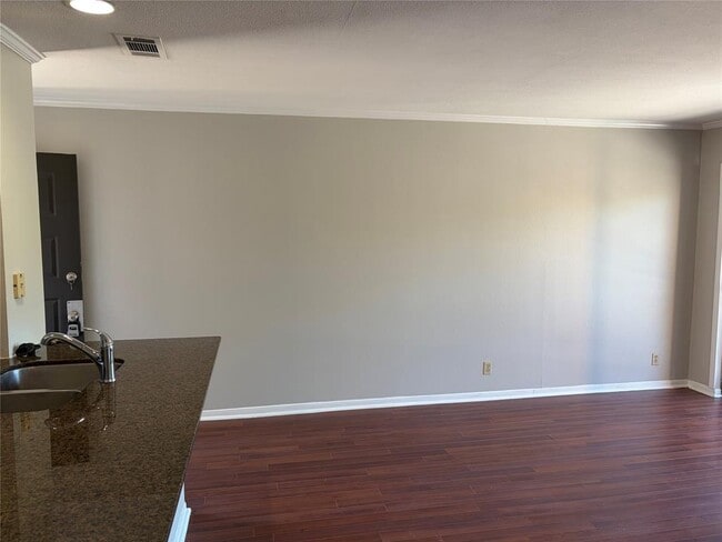 Building Photo - 8888 Tallwood Dr