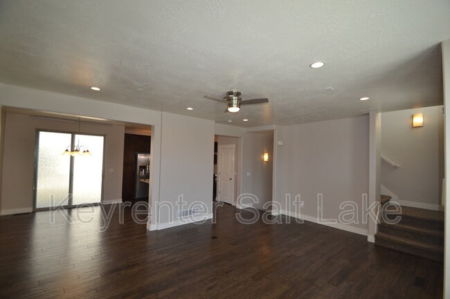 Building Photo - 11373 S Oakmond Rd