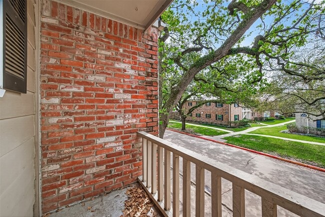 Building Photo - 13244 Trail Hollow Dr