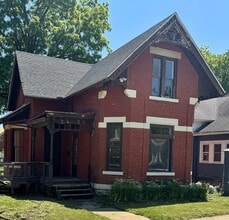Building Photo - 2431 Fox Ave