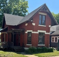 Building Photo - 2431 Fox Ave