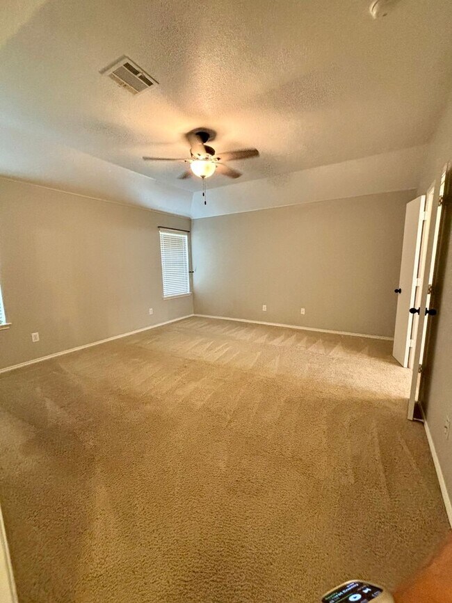 Building Photo - 2200 Halladay Tr