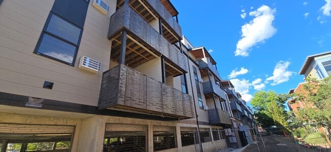 Building Photo - 2301 Pearl St