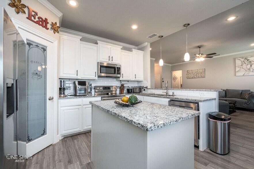 Building Photo - 3018 Oakley