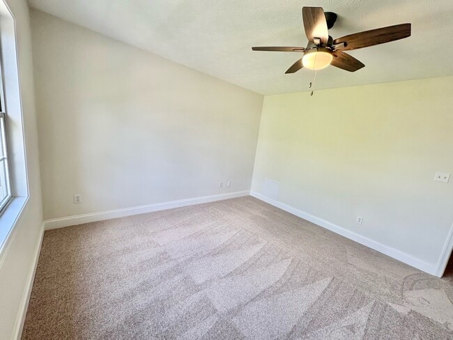 Building Photo - 129 Forever Ct