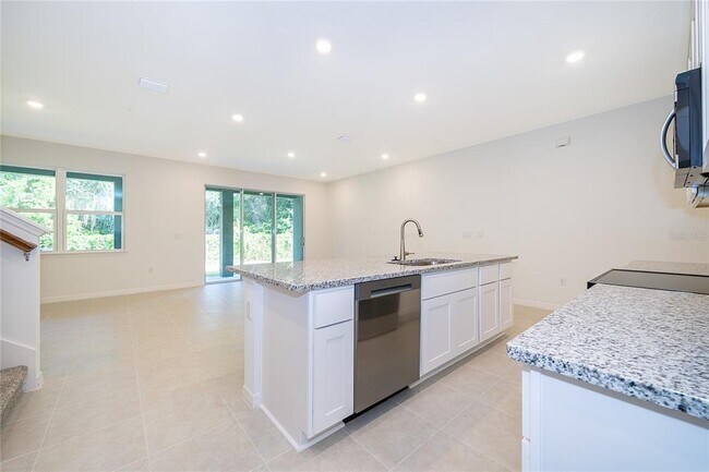 Building Photo - 5285 Luisa Ct