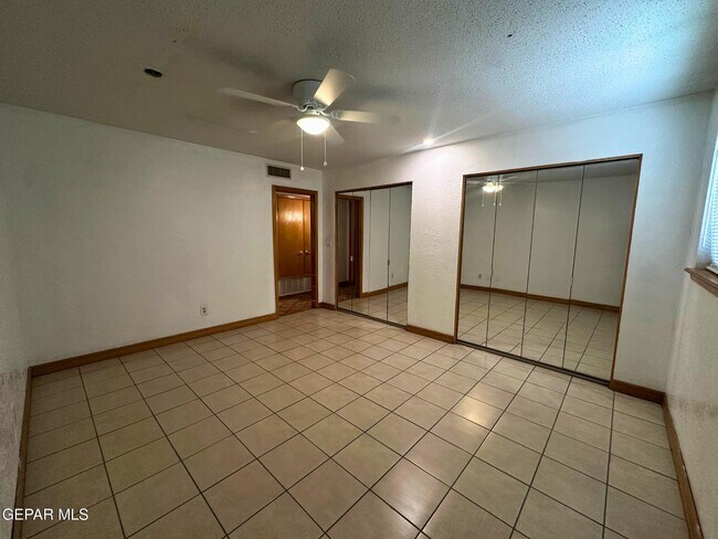 Building Photo - 1067 Villa Linda Way