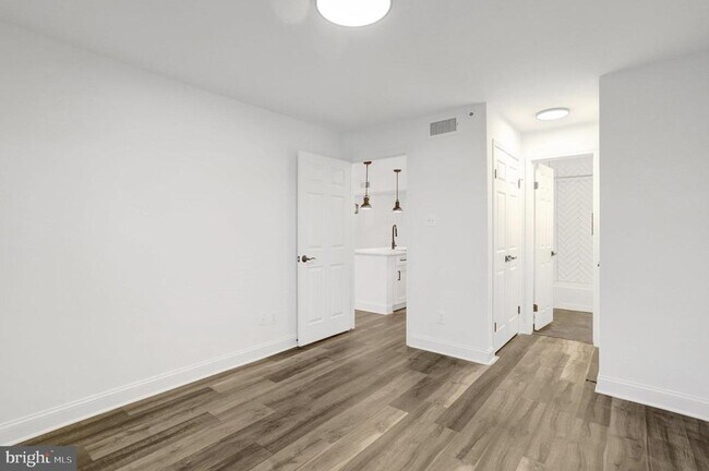 Building Photo - 3307 Wyndham Cir