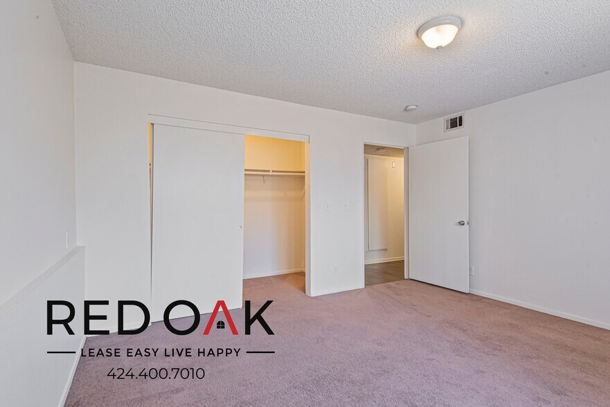 Building Photo - 949 White Knoll Dr