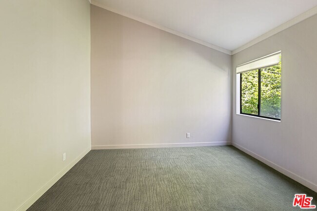 Building Photo - 1044 20th St