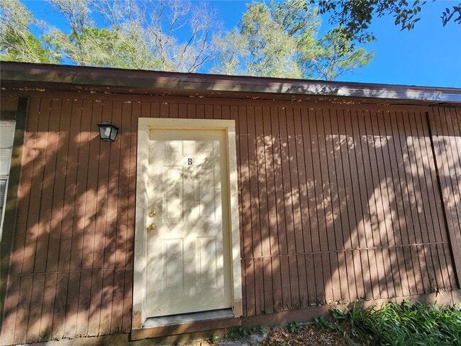Primary Photo - 3504 SE 22nd Ln