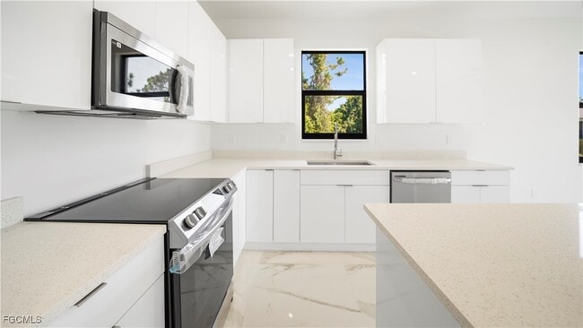 Building Photo - 123 Ichabod Ave