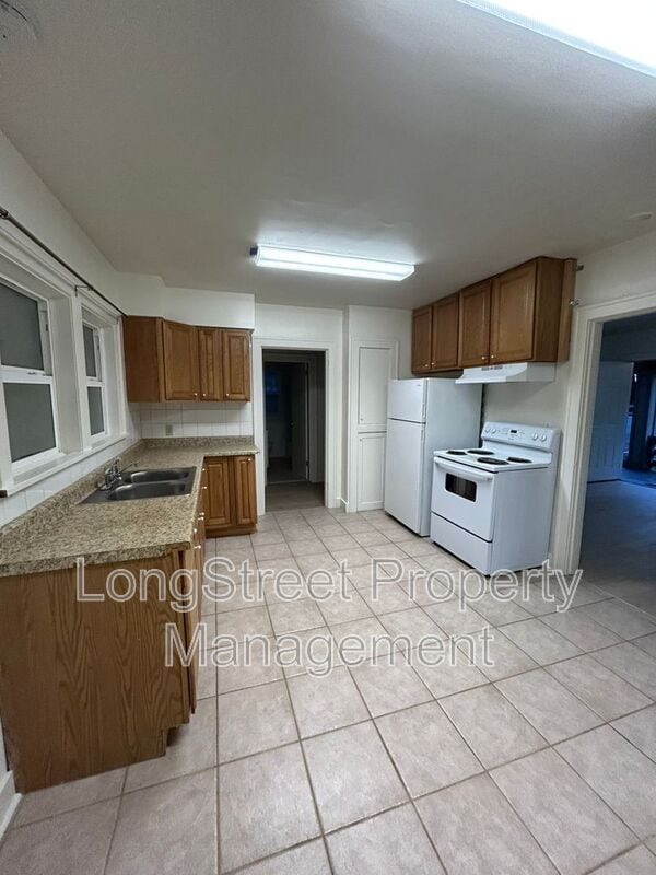 Building Photo - 11380 SW Greenburg Rd