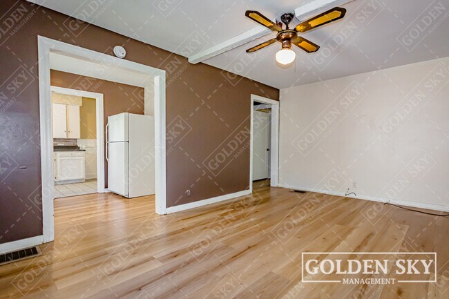 Building Photo - 1115 W Bethel Ave
