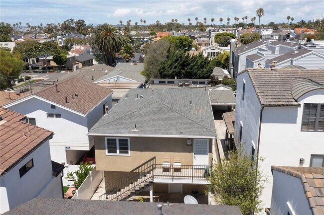 Building Photo - 705 Larkspur Ave