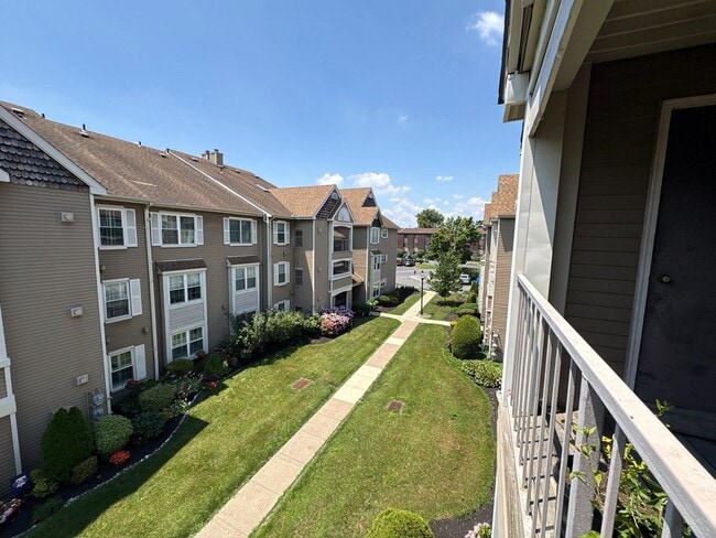 Building Photo - 72304 Delaire Landing Rd